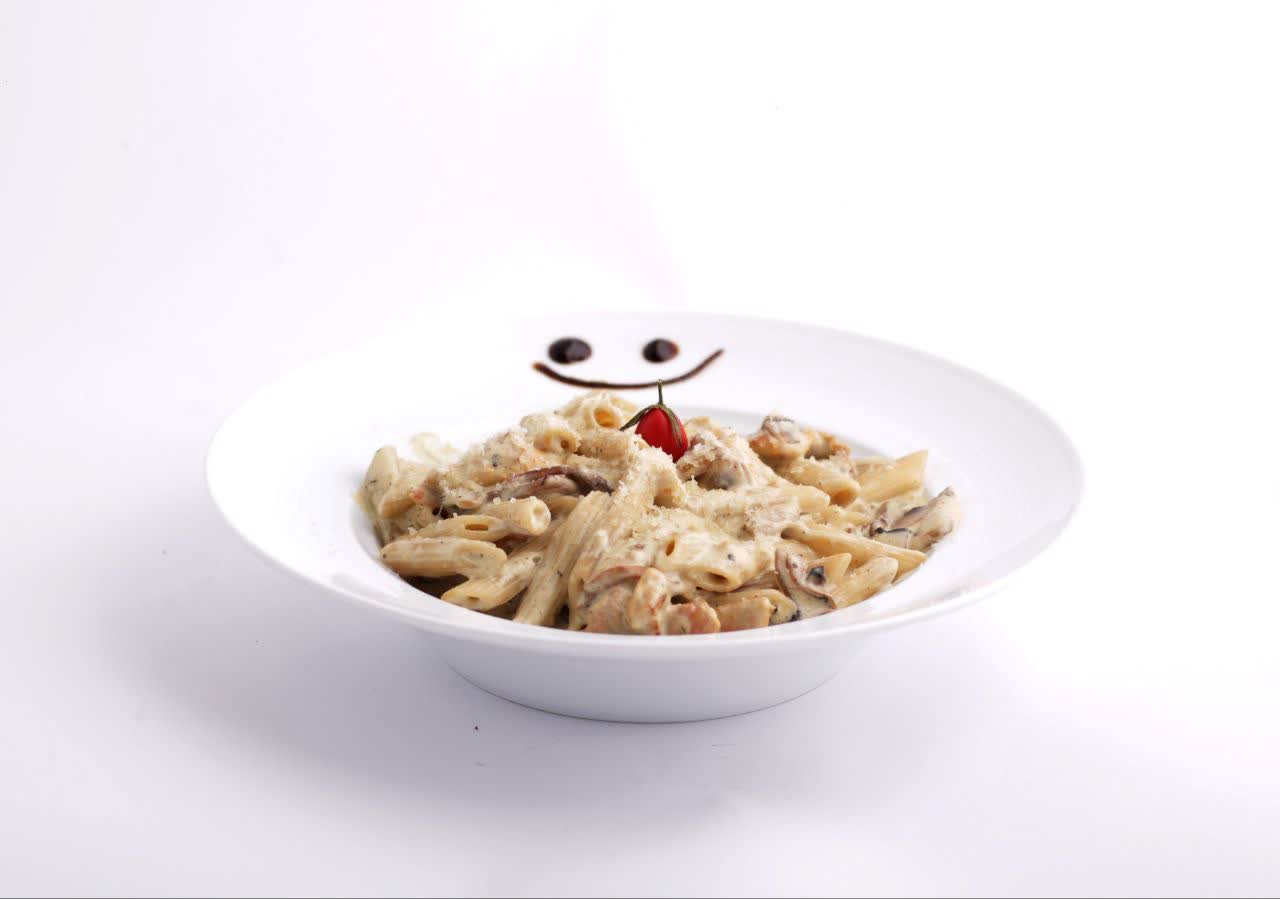 پاستا چیکن آلفردو